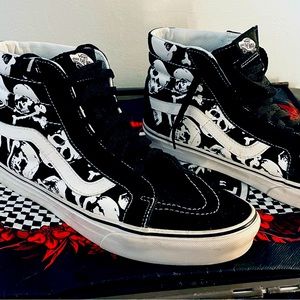Two Tone Skulls